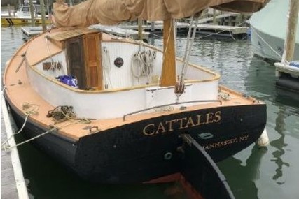 Sailboat Fenwick Williams 25 Catboat