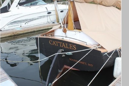 Sailboat Fenwick Williams 25 Catboat