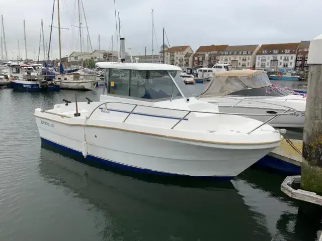 Beneteau Antares 620 Fishing