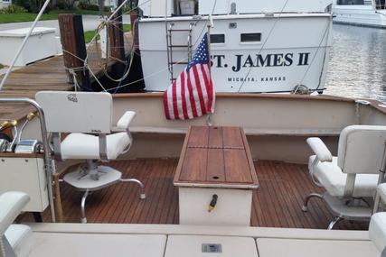 Chris Craft 316 Commander