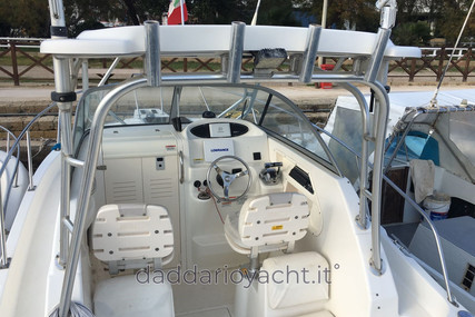 Boston Whaler 255 Conquest