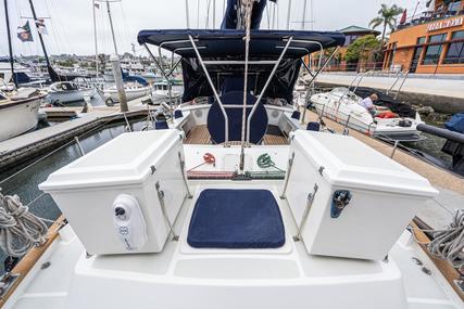 Tayana 48 Deck Saloon