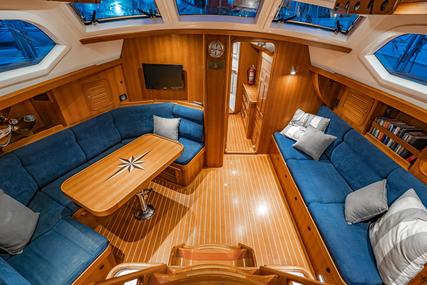 Tayana 48 Deck Saloon