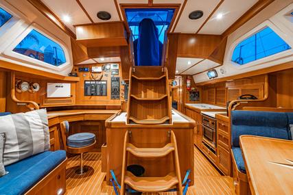 Tayana 48 Deck Saloon