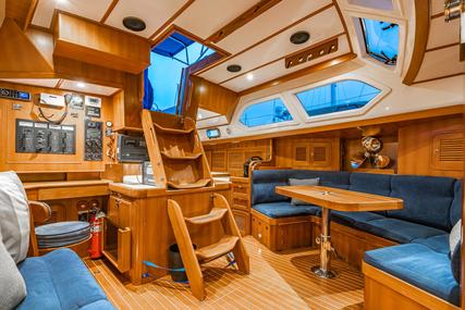 Tayana 48 Deck Saloon