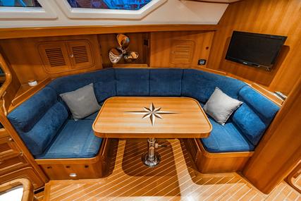 Tayana 48 Deck Saloon