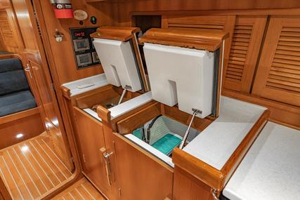 Tayana 48 Deck Saloon