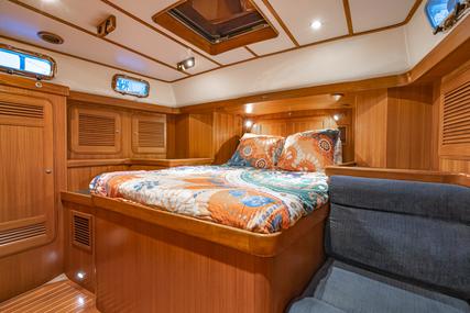 Tayana 48 Deck Saloon