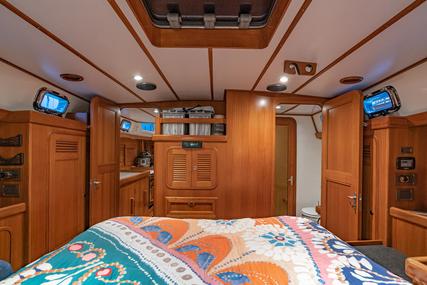 Tayana 48 Deck Saloon