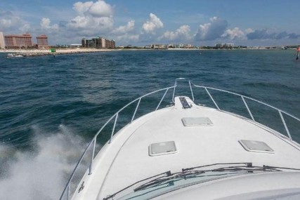 Hatteras GT45 Express Bridge