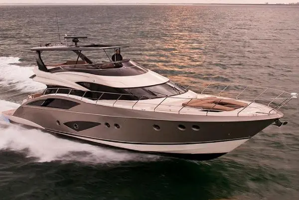 Marquis 630 Sport Yacht