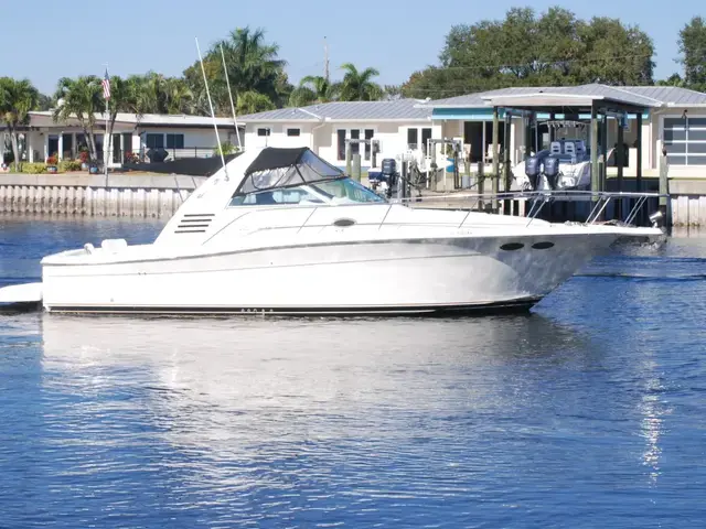 Sea Ray 33 Express Cruiser