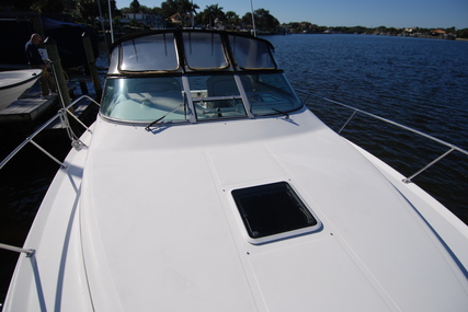 Sea Ray 33 Express Cruiser