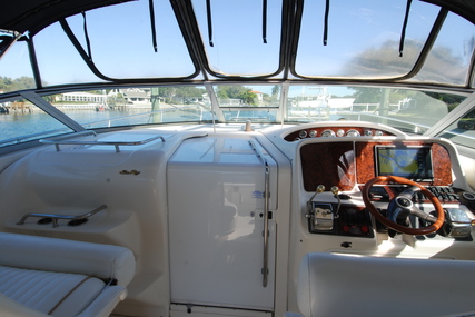 Sea Ray 33 Express Cruiser