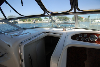 Sea Ray 33 Express Cruiser