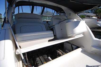 Sea Ray 33 Express Cruiser