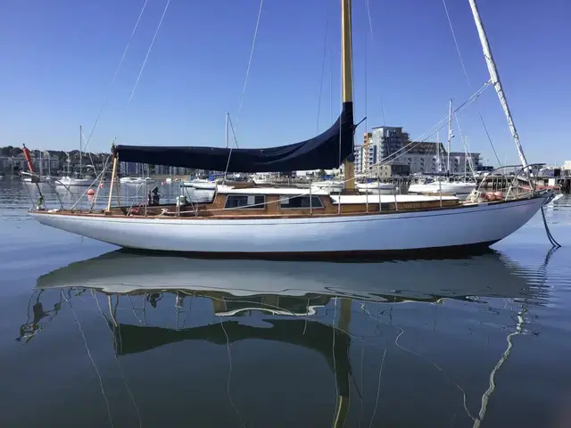 Custom Boats Alfred Mylne Sloop