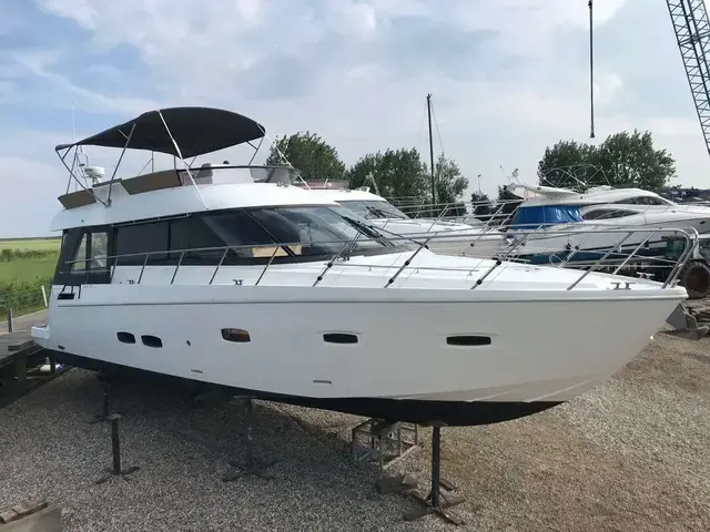 Sealine F46