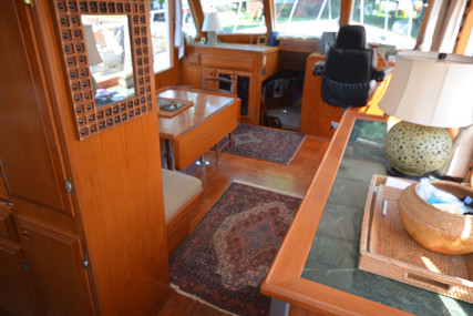 Defever 49 Cockpit Motoryacht