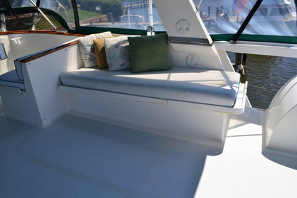 Defever 49 Cockpit Motoryacht