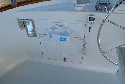 Defever 49 Cockpit Motoryacht