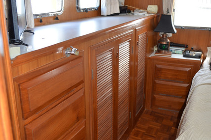 Defever 49 Cockpit Motoryacht