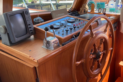 Defever 49 Cockpit Motoryacht