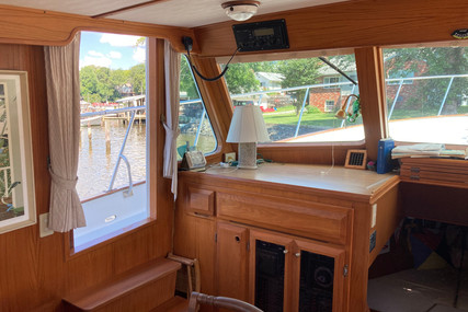 Defever 49 Cockpit Motoryacht