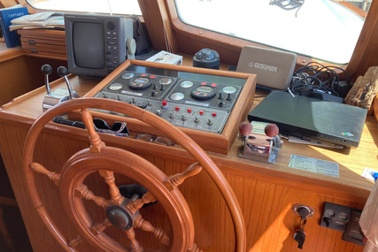 Defever 49 Cockpit Motoryacht