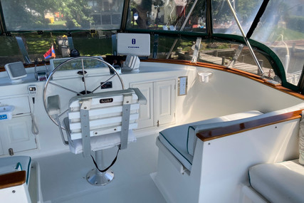 Defever 49 Cockpit Motoryacht