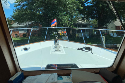 Defever 49 Cockpit Motoryacht