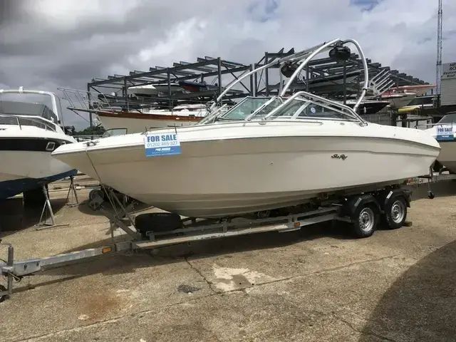 Sea Ray 210 Signature Edition