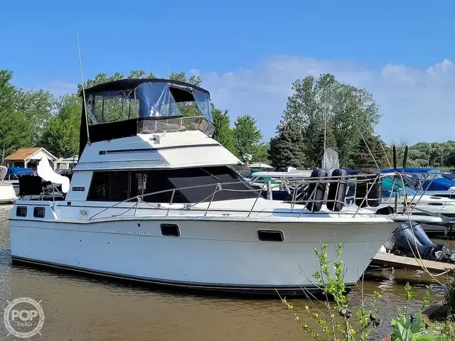 Carver 3207 Aft Cabin