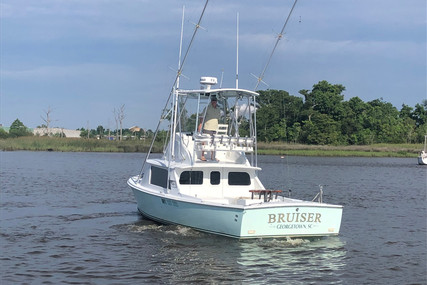 Bertram 31 Flybridge Cruiser