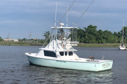 Bertram 31 Flybridge Cruiser