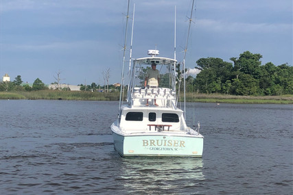 Bertram 31 Flybridge Cruiser