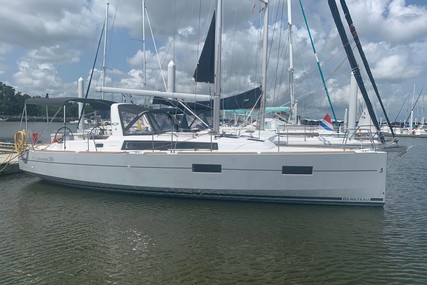 Beneteau Oceanis 38