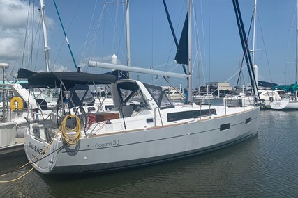 Beneteau Oceanis 38