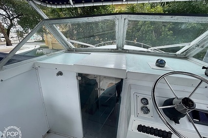 Bertram 25 Cabin Cruiser