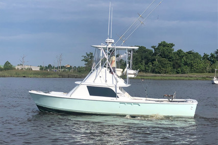 Bertram 31 Flybridge Cruiser