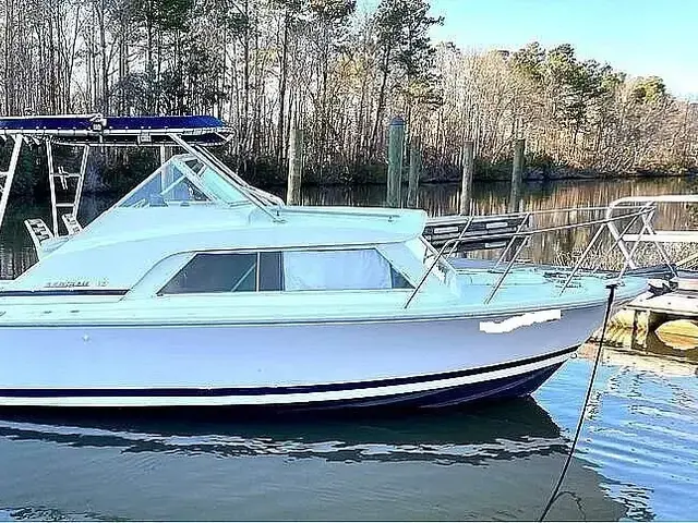 Bertram 25 Cabin Cruiser