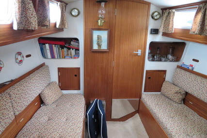 Classic Yachts Deep Seadog 30