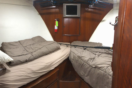 Hatteras 37 Convertible