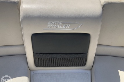 Boston Whaler 230 Vantage