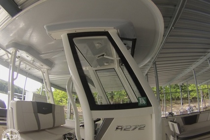 Robalo R272