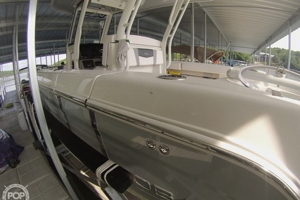 Robalo R272