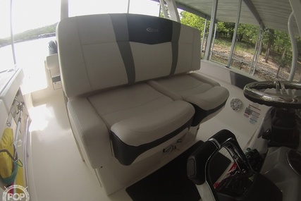 Robalo R272