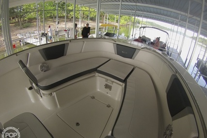 Robalo R272