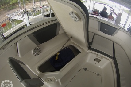 Robalo R272