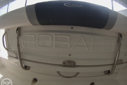 Robalo R272